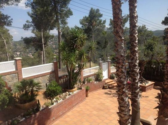 Foto 1 de Venta de chalet en Corbera de Llobregat de 3 habitaciones con terraza y piscina