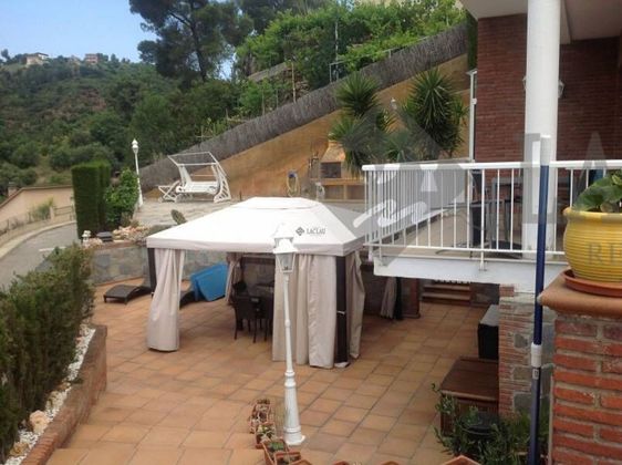 Foto 2 de Venta de chalet en Corbera de Llobregat de 3 habitaciones con terraza y piscina