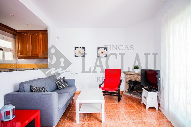 Foto 2 de Àtic en lloguer a Els Molins - La Devesa - El Poble-sec de 2 habitacions amb terrassa i mobles