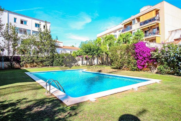 Foto 2 de Venta de piso en Sant Pere de Ribes Centro de 3 habitaciones con terraza y piscina