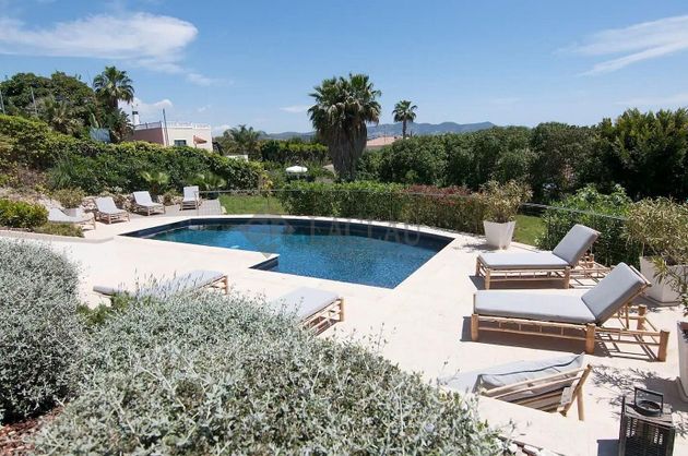 Foto 2 de Chalet en venta en Can Girona - Terramar - Can Pei - Vinyet de 6 habitaciones con terraza y piscina
