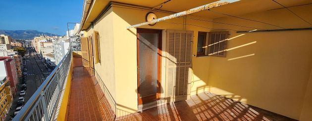 Foto 2 de Àtic en venda a Plaça de Toros de 4 habitacions amb terrassa i balcó