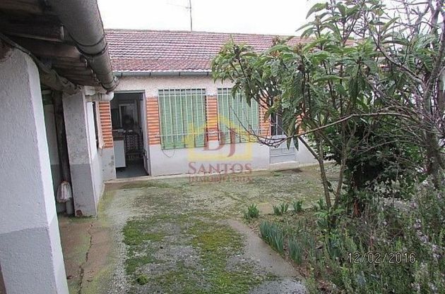 Foto 1 de Casa en venda a Guijuelo de 3 habitacions amb garatge i jardí