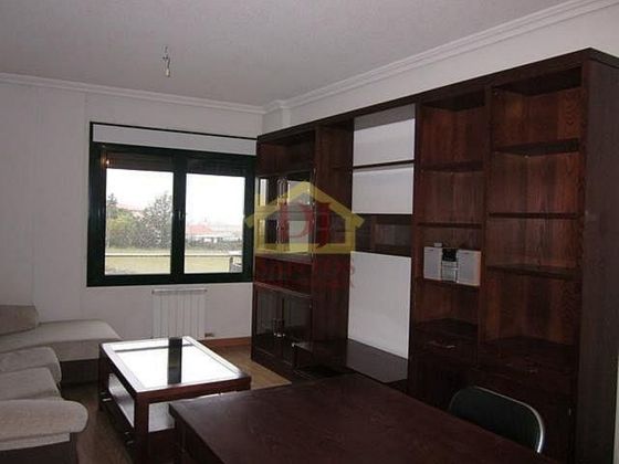 Foto 2 de Piso en venta en Villamayor de 3 habitaciones con garaje y ascensor