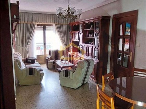 Foto 2 de Pis en venda a Garrido Norte - Chinchibarra de 4 habitacions amb balcó i calefacció