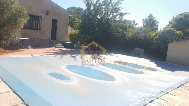 Foto 1 de Xalet en venda a Castellanos de Villiquera de 3 habitacions amb terrassa i piscina