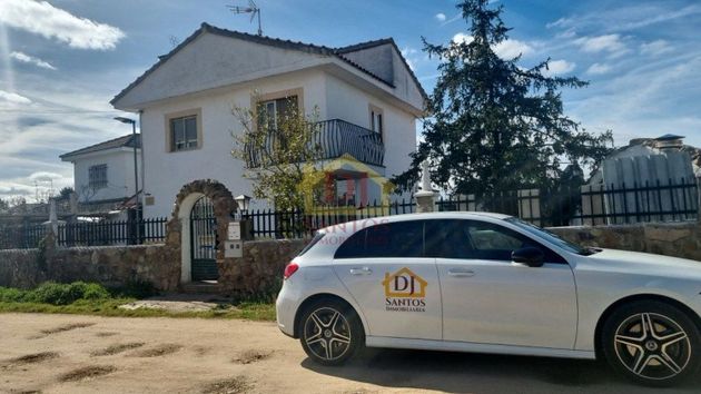 Foto 1 de Casa en venda a Castellanos de Villiquera de 4 habitacions amb garatge