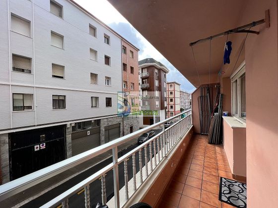 Foto 2 de Pis en venda a calle Arturo Dúo Vital de 3 habitacions amb terrassa i calefacció