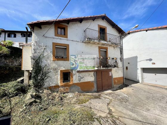 Foto 2 de Casa en venda a calle Mioño de 4 habitacions amb jardí i balcó