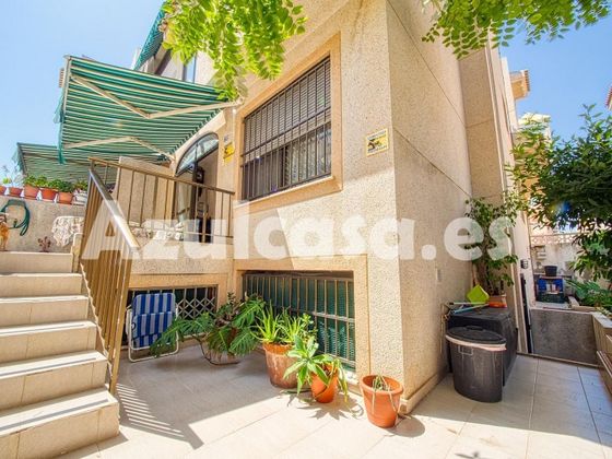 Foto 1 de Casa en venda a Las Viñas de 6 habitacions amb terrassa i piscina