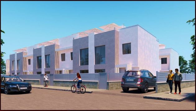 Foto 1 de Casa adosada en venta en calle De Sorolla de 3 habitaciones con terraza y piscina