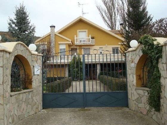 Foto 1 de Casa en venda a Monzón de Campos de 6 habitacions amb piscina i garatge
