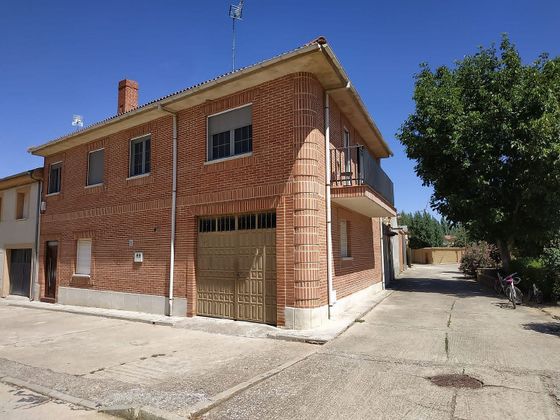 Foto 1 de Casa en venta en Becerril de Campos de 3 habitaciones con garaje y calefacción