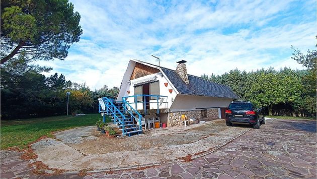 Foto 2 de Casa en venda a Campo de la Juventud de 3 habitacions amb piscina i garatge