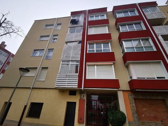 Foto 1 de Venta de piso en Magaz de Pisuerga de 3 habitaciones con terraza y garaje