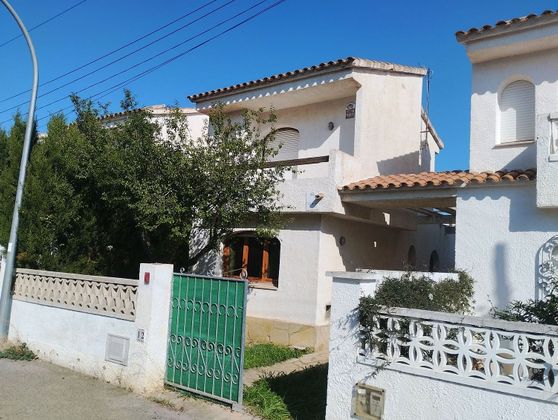 Foto 2 de Xalet en venda a calle De la Deessa Isis Via Marina de 3 habitacions amb terrassa i piscina