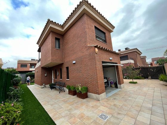 Foto 1 de Casa en venta en Ardiaca - La Llosa de 3 habitaciones con terraza y piscina