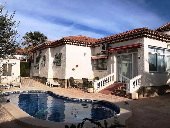 Foto 1 de Xalet en venda a Miami Platja - Miami Playa de 2 habitacions amb terrassa i piscina
