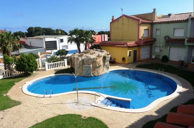 Foto 1 de Casa en venta en Bisbal del Penedès, la de 3 habitaciones con terraza y piscina