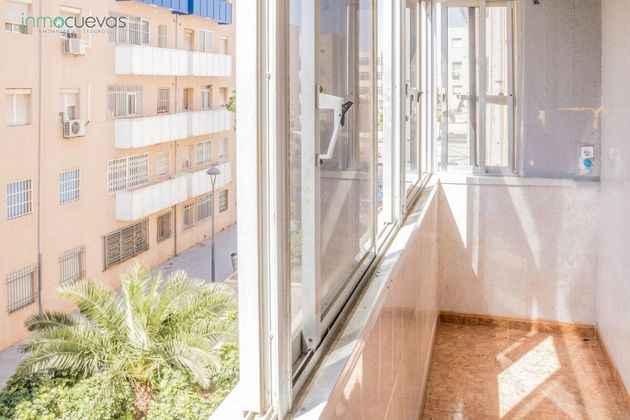 Foto 1 de Piso en venta en Nueva Almería - Cortijo Grande - Vega de Acá de 3 habitaciones con terraza y balcón