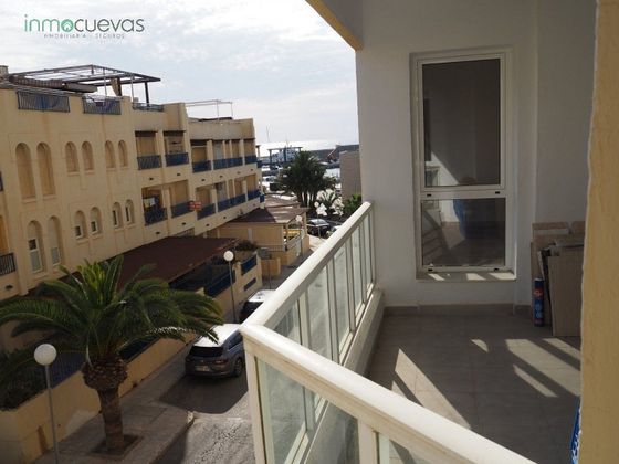 Foto 1 de Venta de piso en Puerto de Garrucha de 3 habitaciones con terraza y aire acondicionado
