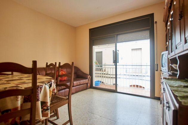 Foto 2 de Venta de piso en La Geltrú de 3 habitaciones con balcón