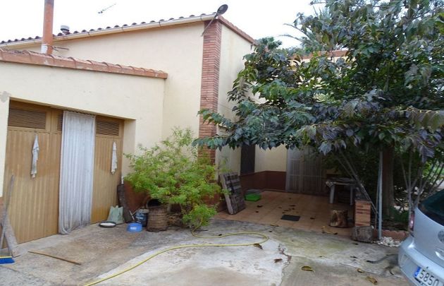 Foto 1 de Chalet en venta en Centre - Sant Carles de la Ràpita de 3 habitaciones con terraza y piscina