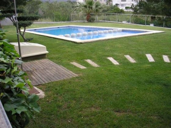 Foto 1 de Venta de piso en Montsià de Mar de 2 habitaciones con terraza y piscina