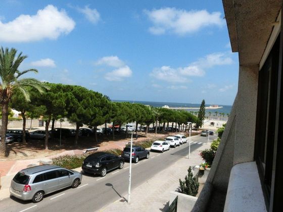 Foto 1 de Casa en venda a Avinguda Catalunya de 3 habitacions amb terrassa i garatge