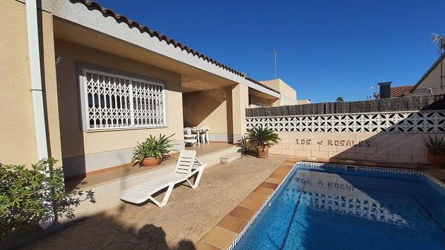 Foto 1 de Xalet en venda a Deltebre de 3 habitacions amb terrassa i piscina