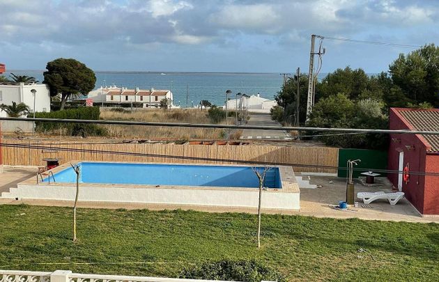 Foto 2 de Venta de chalet en Montsià de Mar de 4 habitaciones con terraza y piscina