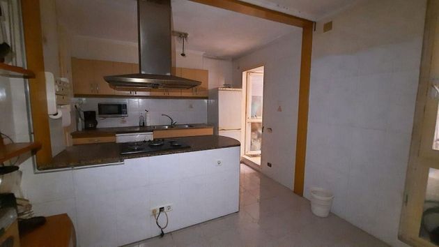 Foto 2 de Piso en venta en Centre - Sant Carles de la Ràpita de 3 habitaciones con terraza y calefacción