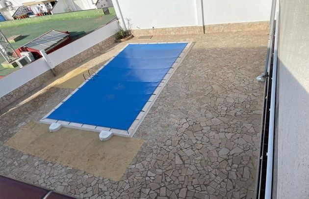 Foto 2 de Piso en venta en Platges de 2 habitaciones con terraza y piscina