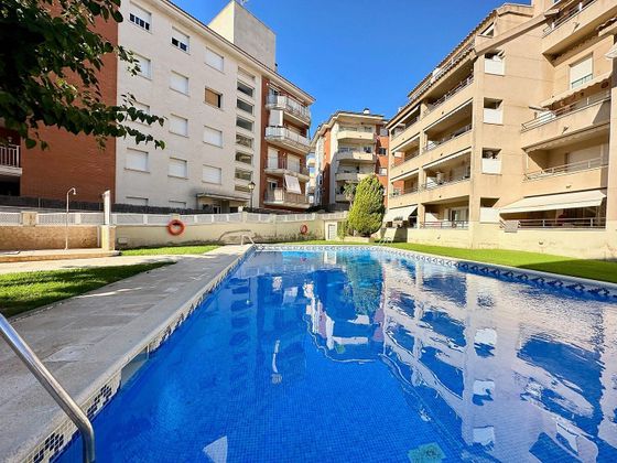 Foto 1 de Pis en venda a calle Gironès de 4 habitacions amb terrassa i piscina