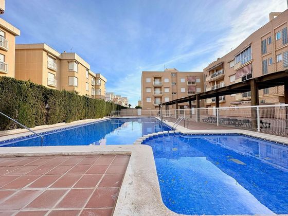 Foto 1 de Pis en venda a Águilas ciudad de 3 habitacions amb piscina i balcó