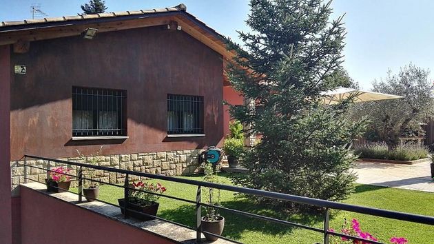 Foto 1 de Casa en venta en Sant Quirze Safaja de 4 habitaciones con garaje y jardín