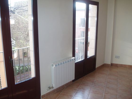 Foto 1 de Ático en venta en calle Raval del Remei de 3 habitaciones con balcón y calefacción