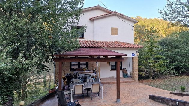 Foto 2 de Chalet en venta en Sant Quirze Safaja de 4 habitaciones con terraza y jardín