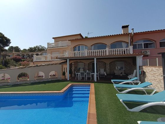 Foto 1 de Casa adosada en venta en Pals de 6 habitaciones con terraza y piscina