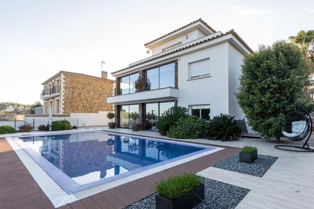Foto 1 de Chalet en venta en Cabanyes-Mas Ambrós-Mas Pallí de 4 habitaciones con terraza y piscina