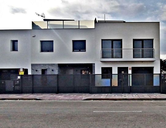 Foto 1 de Casa adossada en venda a Golf Costa Brava - Bufaganyes de 3 habitacions amb terrassa i garatge