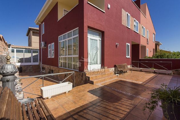 Foto 2 de Casa en venda a Torres de la Alameda de 5 habitacions amb terrassa i piscina