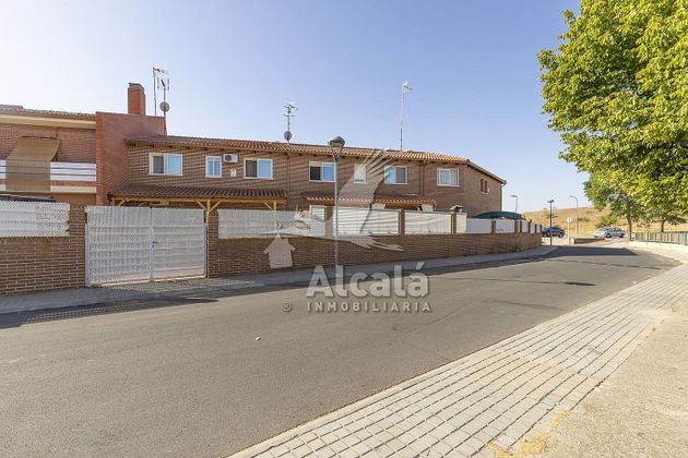 Foto 2 de Casa en venda a Torrejón del Rey de 4 habitacions amb garatge i calefacció