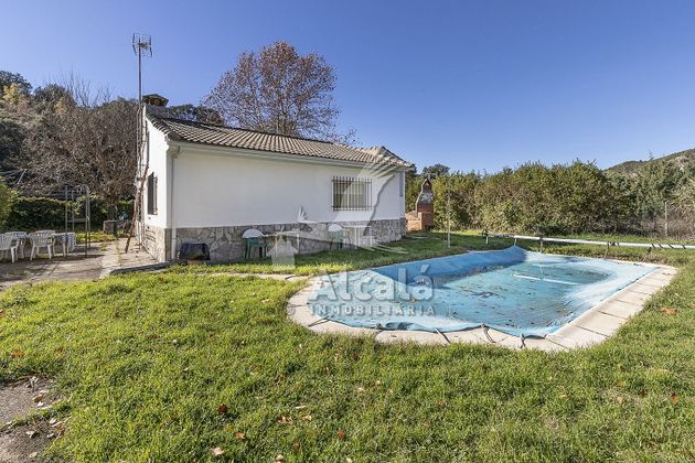 Foto 1 de Venta de casa en Hontoba de 3 habitaciones con terraza y piscina