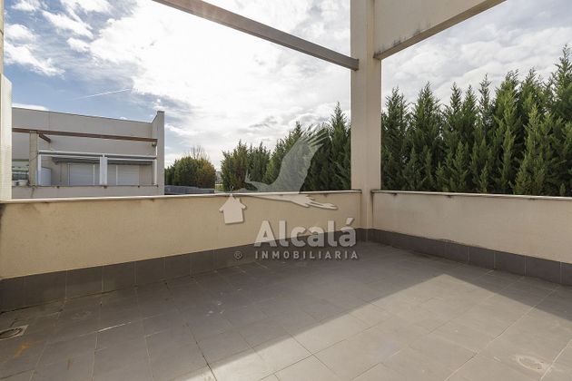 Foto 2 de Àtic en venda a Loeches de 2 habitacions amb terrassa i piscina
