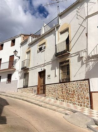 Foto 1 de Casa adossada en venda a calle Luis Medina de 4 habitacions i 246 m²