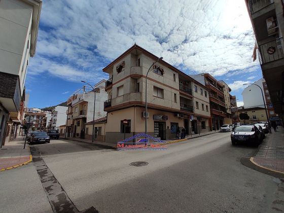 Foto 1 de Piso en venta en calle Cervantes de 4 habitaciones con terraza y balcón
