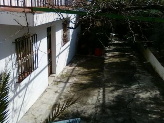 Foto 2 de Casa en venta en Jaén de 6 habitaciones con piscina
