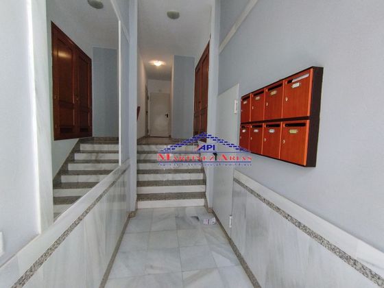 Foto 2 de Piso en venta en calle El Aladrero de 3 habitaciones con terraza y balcón