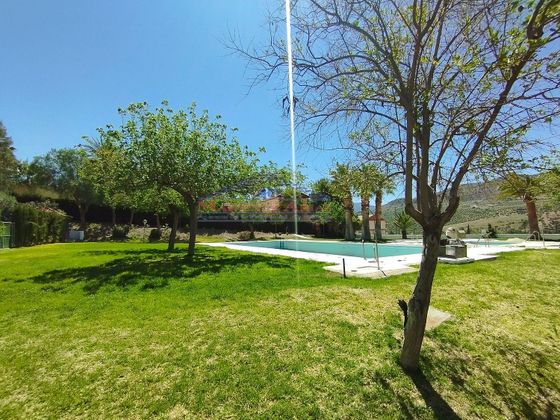 Foto 1 de Chalet en venta en Guardia de Jaén (La) de 3 habitaciones con terraza y piscina